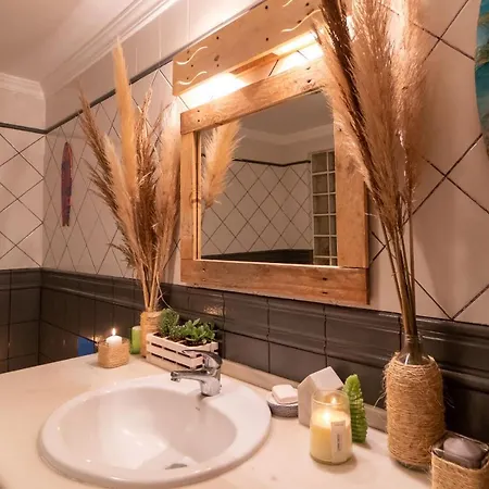 Hostel Ahoy Surf House *