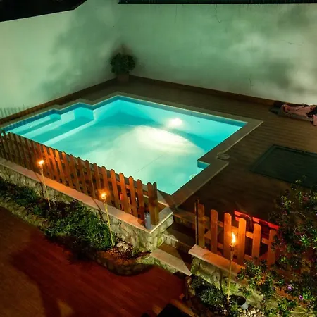 Ahoy Surf House Ferrel (Leiria)