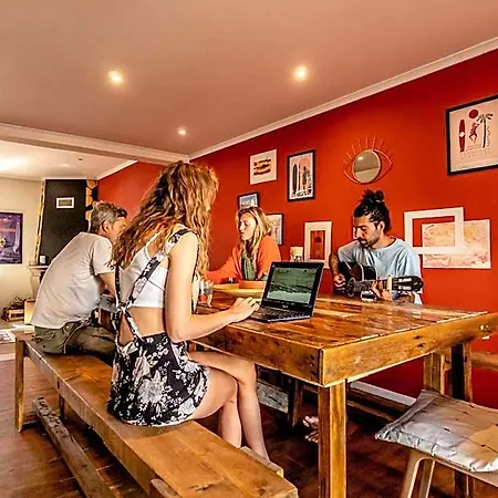 Hostel Ahoy Surf House *